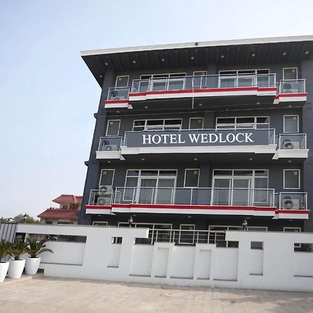 Hotel Wedlock Sector 47 Gurgaon Zewnętrze zdjęcie