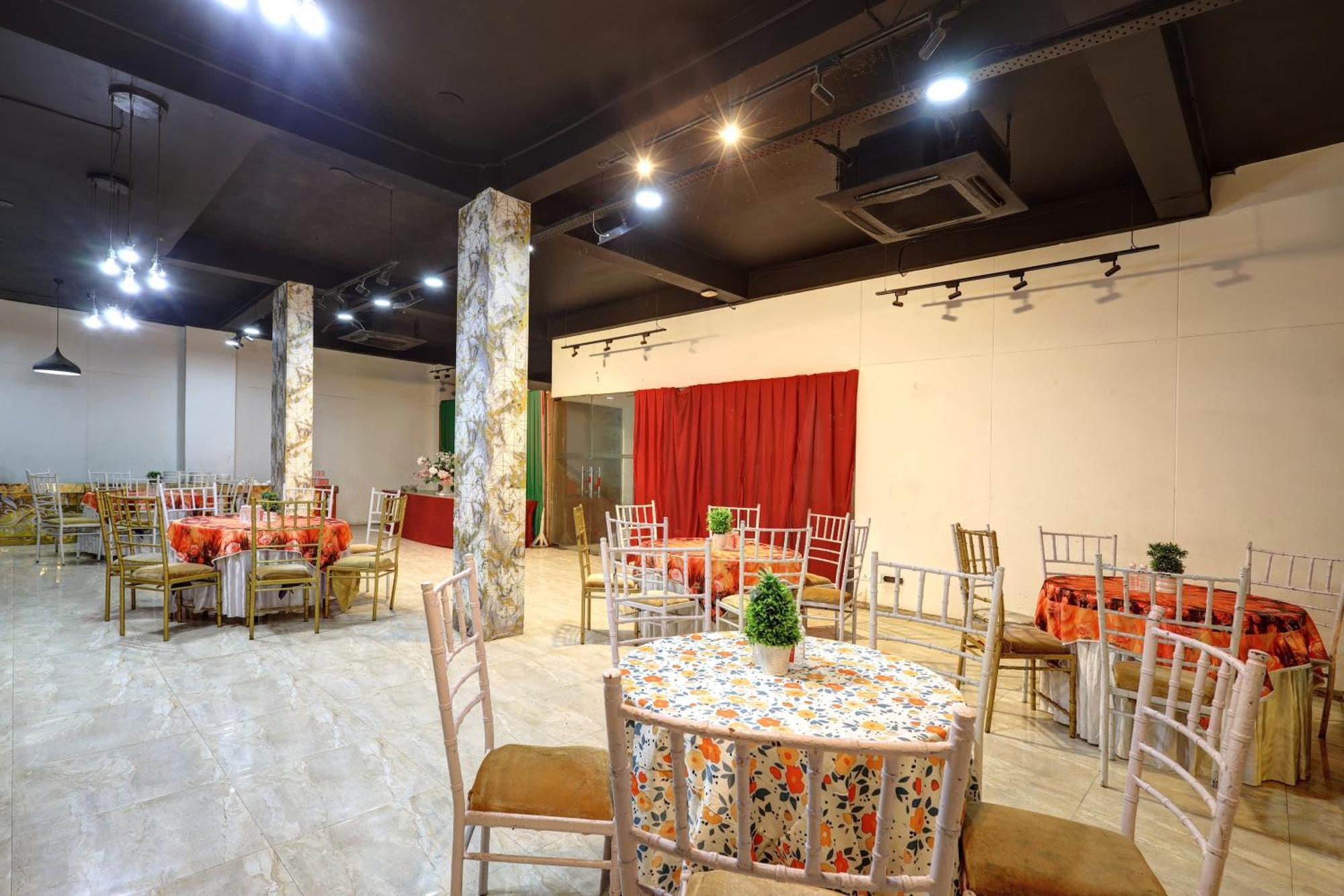 Hotel Wedlock Sector - 47 Gurgaon Zewnętrze zdjęcie